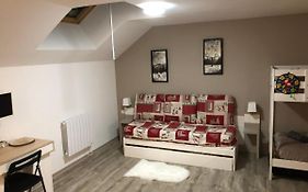 Au Bout Du Bois Piscine Sauna Hammam Accessible En Saison Et Le Logement Accessible Toute L Annee